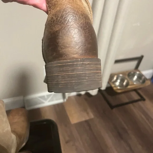 Ariat Brown Cowboy Western Boots with Square Toe
11EE - Picture 4 of 15